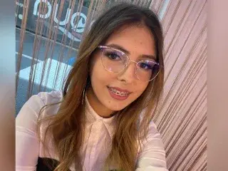 Streamate Free Porn Cam of ADELLYINN