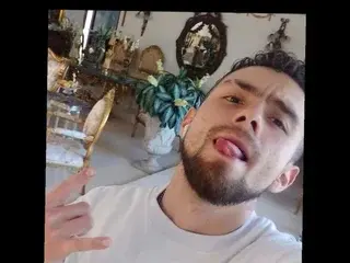 Streamate Best live sex cam show of aronm_live