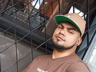 Streamate Live Porn of DERECK_BUZ