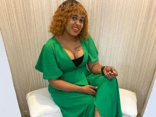 Streamate Private Sex Chat of TyraHotxxxxx