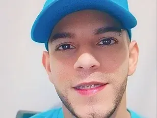 Streamate Free Porn Cam of adamjoness