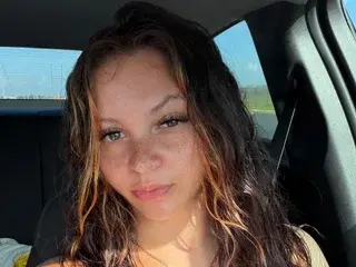 Streamate Free Porn Cam of TattedPhoenixx