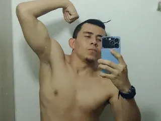 Streamate Nude Webcam of Eross_santy