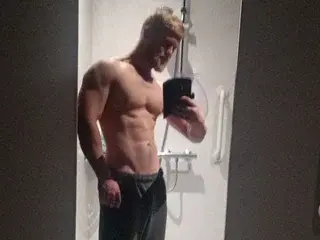 Streamate Nude Webcam of Mr_Mysterious69