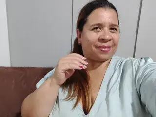 Streamate Live Porn of LucianaHot4u