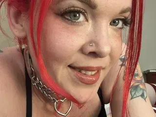 Streamate Watch Live Sex Cams of TemptingTiny