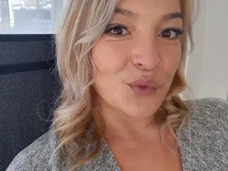 Streamate Watch Live Sex Cams of queenfeetMaria
