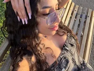 Streamate Sex Cam of Ramira_Rowa