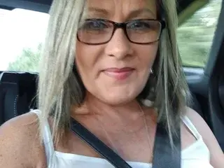 Streamate Watch Live Sex Cams of IrishMilfRoxie34dd