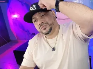 Streamate Adult Webcam of Bigass_Bear