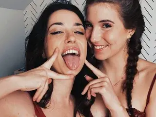 Streamate Watch Live Sex Cams of OdetteParker