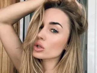 Streamate Live Sex of Tina_a