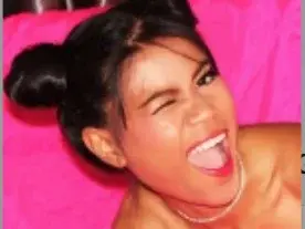 Streamate Sex Cam of NizaThainy