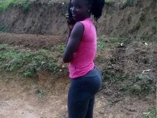 Streamate Live Sex of Petite_ebony19