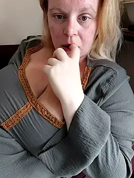 Stripchat Live Porn of pinkieMilfPUSY
