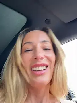 Stripchat Watch Live Sex Cams of SweetAlegra_