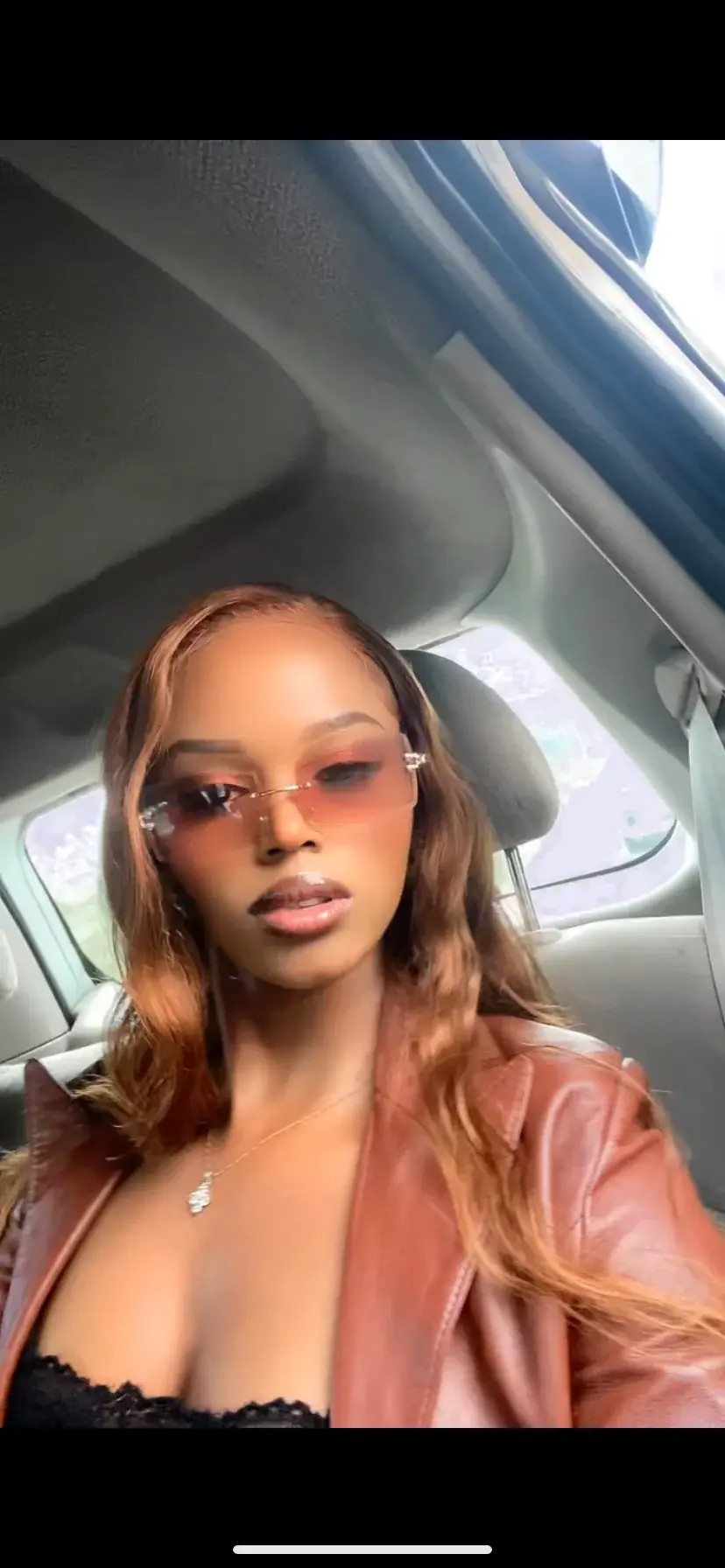 peeky_pinkyy