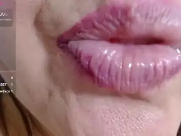 Stripchat Watch Live Sex Cams of Kerly_Doll