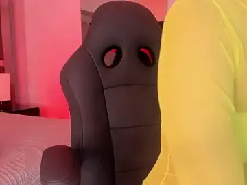 Stripchat Watch Live Sex Cams of Radiant_Naomi