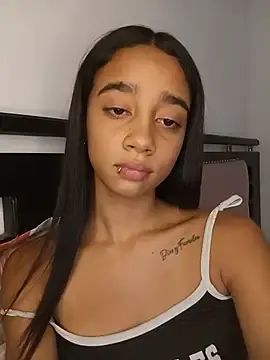 Stripchat Live Sex Cam of Zoe_Sweett18