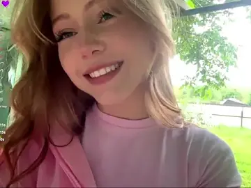 Stripchat Live Sex Cam of AlberthaBudd