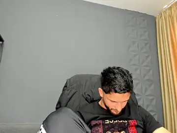 Stripchat Live Sex of TroyWadee
