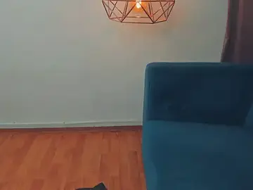 Stripchat Free Porn Cam of BrilliantGirll
