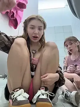 Stripchat Watch Live Sex Cams of FlashTitsRoyal