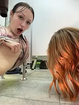 Stripchat Adult Webcam of FlashTitsRoyal
