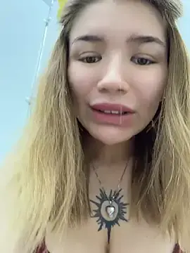 Stripchat Adult Webcam of FlashTitsRoyal