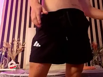 Stripchat Sex Cam of LeoTease