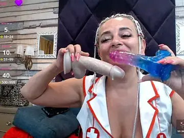 Stripchat Live Sex of ElviraZoi