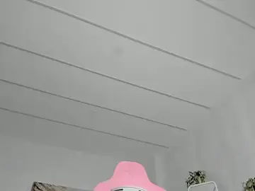 Stripchat Sex Cam of TiffanyHouston_
