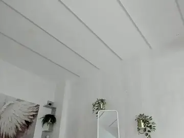 Stripchat Free Porn Cam of TiffanyHouston_