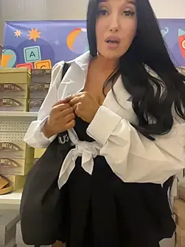 Stripchat Nude Webcam of Tisha_Busty