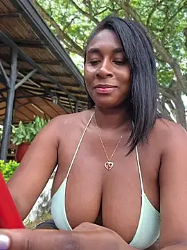 Stripchat Free Porn Cam of HanaThompson