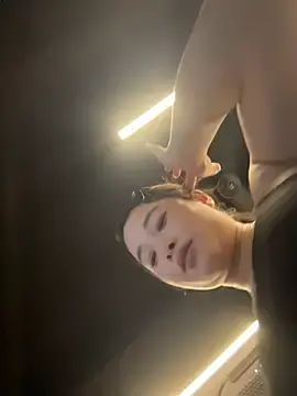 Stripchat Sex Cam of wish_rui0