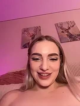 Stripchat Free Porn Cam of HugeBoobsAlice