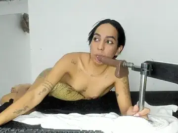 Stripchat Adult Webcam of MegannHills_