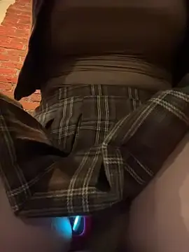 Stripchat Free Porn Cam of Holly_Play