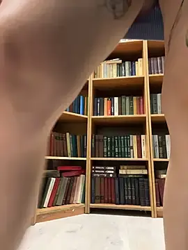 Stripchat Watch Live Sex Cams of Holly_Play
