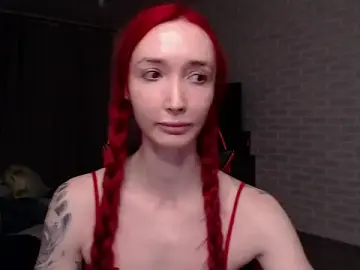Stripchat Adult Webcam of Roxy_Silver