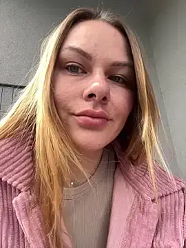 Stripchat Sex Cam of MonoGirl