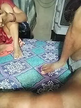 Stripchat Live Sex Cam of Super_bhabhi_Indian