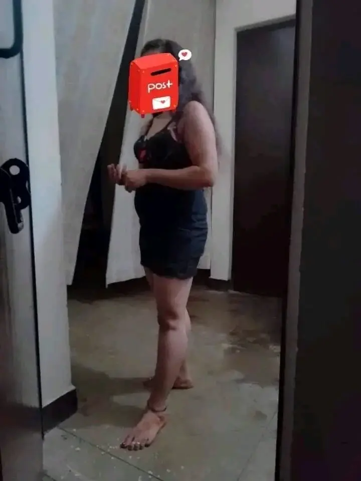 Hot_-naina