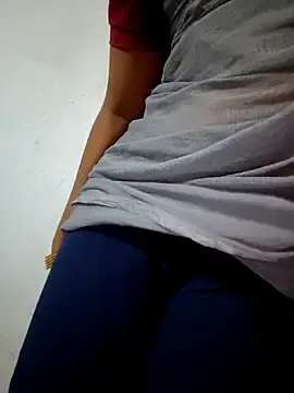 Stripchat Live Porn of Tamil_Hot_HoneyBee