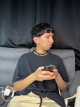 Stripchat Live Sex Cam of Noah-fire
