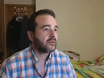 Stripchat Sex Cam of curiosillo83