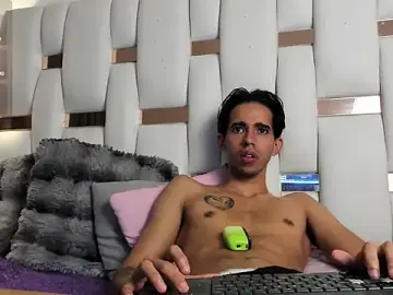 Stripchat Free Porn Cam of Alessandro_Abruzzo