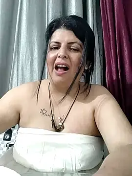 Stripchat Free Live Porn of Jann_Riya333
